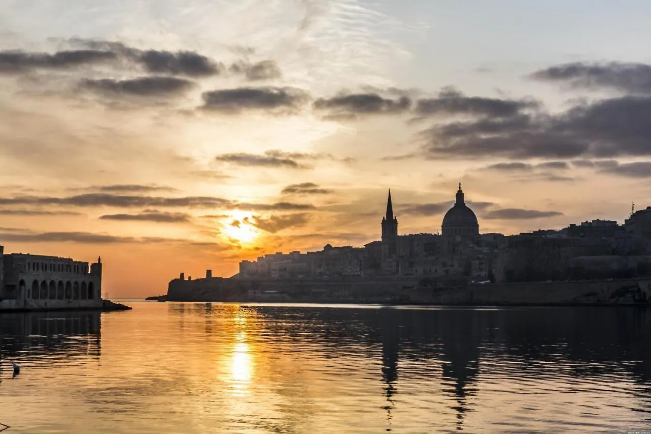 Perfect Location, Idyllic 2Br Apartment Sliema